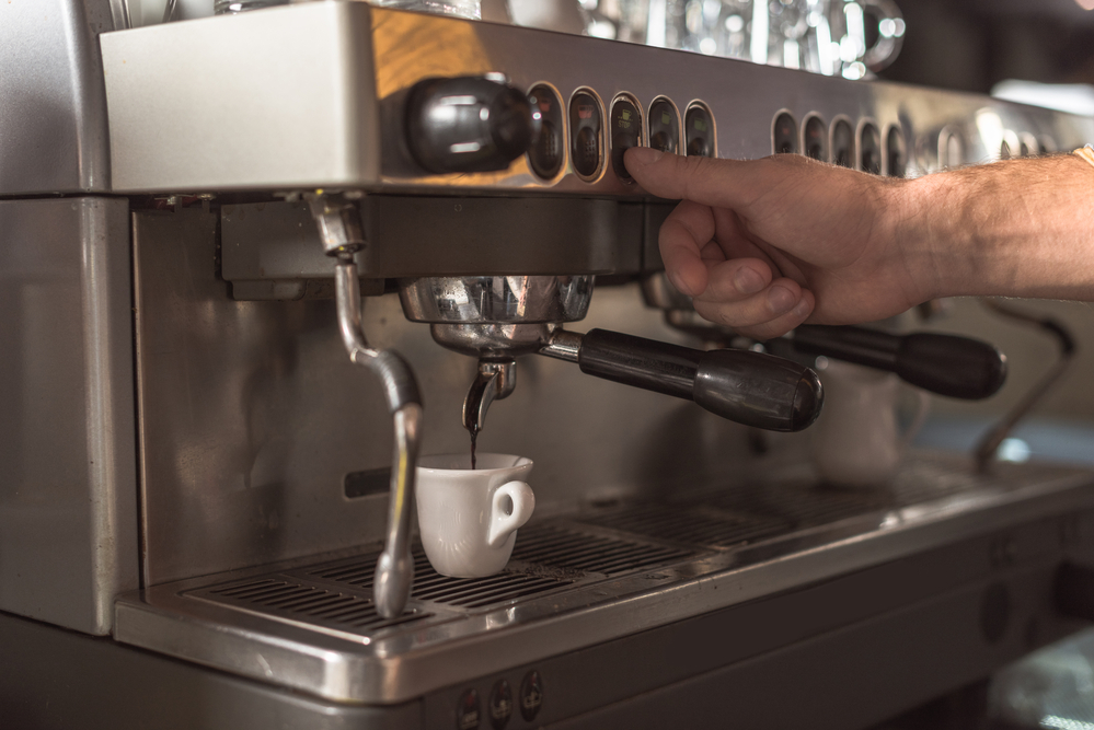 Czar Poranka : Odkrywamy Magię Kawy – Od Nasadzenia przez Proces Palenia aż po Twoją Kubek Pełną Aromatu.